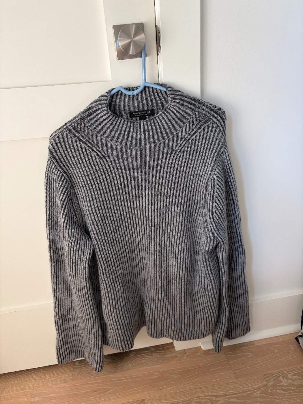 Banana Republic Ribbed Sweater Size L Gray Mock Neck